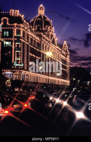 1988 HISTORICAL HARRODS DEPARTMENT STORE (©CHARLES WILLIAM STEPHENS 1939) BROMPTON ROAD KNIGHTSBRIDGE LONDON ENGLAND UK Stock Photo