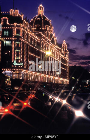 1988 HISTORICAL HARRODS DEPARTMENT STORE (©CHARLES WILLIAM STEPHENS 1939) BROMPTON ROAD KNIGHTSBRIDGE LONDON ENGLAND UK Stock Photo