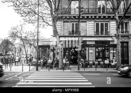 Paris, France - April 17, 2018: Typical parisien restaurant (bistrot) 'Les Deux Palais' Stock Photo