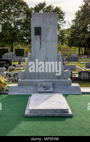 Hank Williams Memorial, Hank Williams Grave - Oakwood Cemetery ...