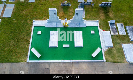 Hank Williams Memorial, Hank and Audrey Williams graves - Oakwood Cemetery, Montgomery, Alabama, USA Stock Photo