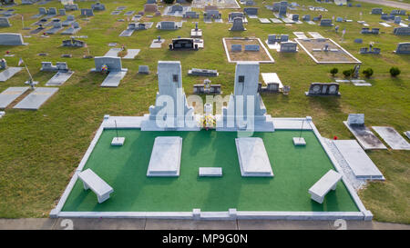 Hank Williams Memorial, Hank and Audrey Williams graves - Oakwood Cemetery, Montgomery, Alabama, USA Stock Photo