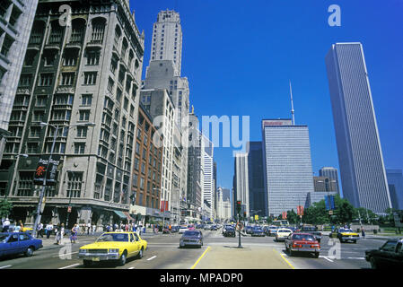 1988 HISTORICAL MICHIGAN AVENUE DOWNTOWN CHICAGO ILLINOIS USA Stock Photo