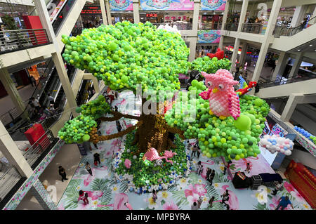 Changchun, Changchun, China. 20th May, 2018. Changchun, CHINA-20th May 2018: The 'Flamingo Park' built with 350,000 balloons can be seen at a shopping mall in Changchun, northeast China's Jilin Province. Credit: SIPA Asia/ZUMA Wire/Alamy Live News Stock Photo