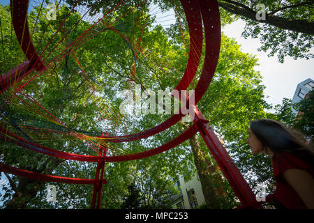 London, UK. 22nd May, 2018. Scale Rule in St. JamesÕ Churchyard, an installation at Clerkenwell Design Week in London. Photo date: Tuesday, May 22, 2018. Photo: Roger Garfield/Alamy Credit: Roger Garfield/Alamy Live News Stock Photo