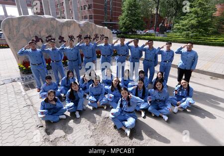 Taiyuan, Taiyuan, China. 22nd May, 2018. Taiyuan, CHINA-21st May 2018: College students pose for graduation photo in Red Army uniforms at Shanxi University in Taiyuan, north China's Shanxi Province, May 22nd, 2018. Credit: SIPA Asia/ZUMA Wire/Alamy Live News Stock Photo