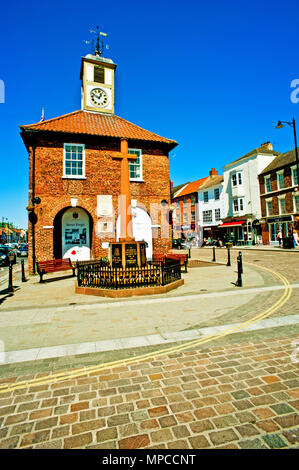 Town Hall and High Street, Yarm on Tees, near Stockton on Tees Stock Photo