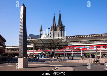 the 'Obelisk of Tutankhamun' by the American artist  Rita McBride on the Breslauer square, main station, cathedral, Cologne, Germany  der „Obelisk of  Stock Photo