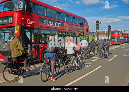 Cyclist traffic lights UK Stock Photo