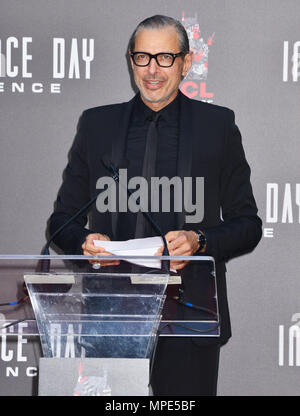 Hollywood Ca June 20 Jeff Goldblum Arrives For The Premiere Of 20th Century Fox S Independence Day Resurgence Held At Tcl Chinese Theatre On June 20 2016 In Hollywood California People Jeff