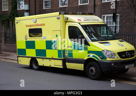 London, UK. 23rd May, 2018. London Ambulance Service (LAS) taken out of special measures after two and a half years. In November 2015 it was rated “inadequate” by the Care Quality Commission, yesterday a report was published which said the LAS was “good” overall and is “Outstanding” for patient care. It also commented about new changes such as treating some patients over the phone has helped. Its headquarters are based at 220, Waterloo Road, London,SE1.Credit: Keith Larby/Alamy Live News Stock Photo