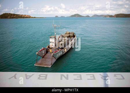 170224-N-JH293-017  SATTAHIP, Thailand (Feb. 24, 2017) Landing craft utility 1666, assigned to Naval Beach Unit 7, embarks the well deck of the amphibious transport dock ship USS Green Bay (LPD 20) during Exercise Cobra Gold 2017. The exercise is the largest theater security cooperation exercise in the Indo-Asia-Pacific region and is an integral part of the U.S. commitment to strengthen engagement in the region. (U.S. Navy photo by Mass Communication Specialist 1st Class Chris Williamson/Released) Stock Photo