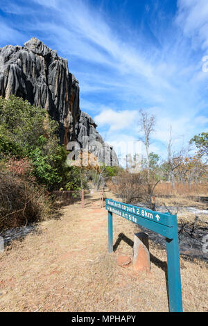 Access to Wullumba Aboriginal Art Site near a spectacular tower Karst limestone outcrop in Chillagoe-Mungana Caves National Park, Far North Queensland Stock Photo