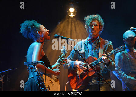 Birds of Chicago is an Americana/folk band founded in Chicago, Illinois, United States. The band is  husband and wife, JT Nero and Allison Russell Stock Photo