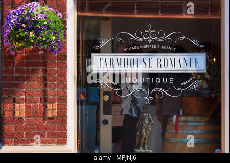 Carlton, Oregon,USA - September 12, 2015:A vintage boutique in downtown Carlton, Oregon. Stock Photo