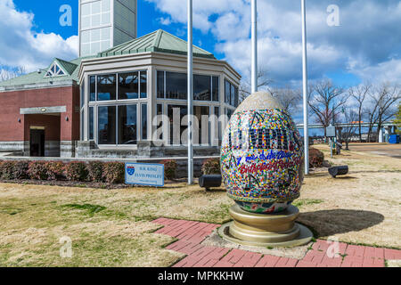 Memphis Egg mosaic in front of the I-40 B.B. King and Elvis Presley Welcome Center in downtown Memphis, Tennessee Stock Photo
