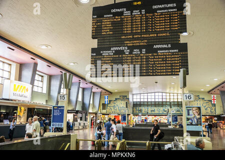 Canada,Canadian,Quebec Province,French language,bilingual speaking,Montreal,Gare Centrale,Central Train Station,schedule,ticketing,passenger passenger Stock Photo