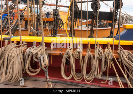 Newport, Oregon,USA - May 25, 2016: Closeup of rope riggings on the Lady Washington while docked at Yaquina Bay Marina in Newport, Oregon Stock Photo