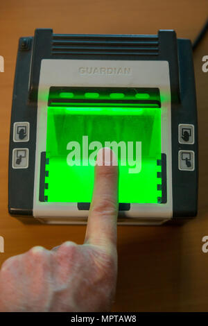 Uk Biometric Scan Machine Guardian finger print / hand palm scanner recognition biometrics ...