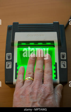 Uk Biometric Scan Machine Guardian finger print / hand palm scanner recognition biometrics ...