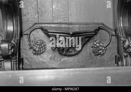 Detail of misericord depicting the mermaid, Ripon Minster, North Yorkshire, 1970. Artist: Laurence Goldman. Stock Photo