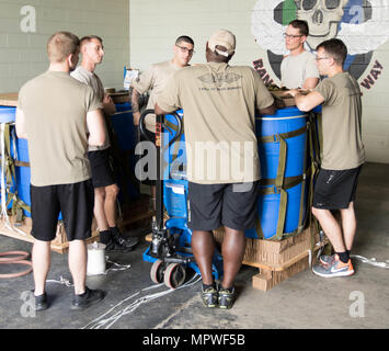 Riggers from the 528th Sustainment Brigade (Special Operations ...