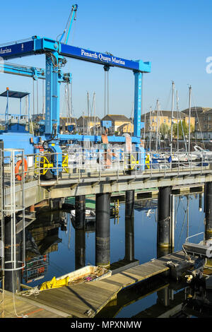 Boat lifting gantry crane on the harbour side in Penarth Quays Marina Stock Photo