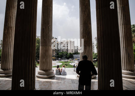 Athens. 23rd May, 2018. Picture taken on May 23, 2018 shows the columns of the National Archaeological Museum in Athens, Greece. Located in the center of Athens, the National Archaeological Museum houses more than 20,000 exhibits, including the world's finest collection of Greek antiquities. Credit: Lefteris Partsalis/Xinhua/Alamy Live News Stock Photo
