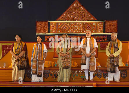 Kolkata, India. 25th May, 2018. Indian Prime Minister and Visva Bharati University chancellor Narendra Modi (2nd R), Bangladeshi Prime Minister Sheikh Hasina (C) and Chief Minister of West Bengal state Mamata Banerjee (2nd L) attend a convocation ceremony of Visva Bharati University in Santiniketan, some 150 km from eastern city of Kolkata, India, on May 25, 2018. Credit: Tumpa Mondal/Xinhua/Alamy Live News Stock Photo