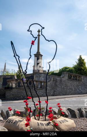 Selkirk , War Memorial, UK. 25.May.2018.    Selkirk has commemorated the 100th anniversary of the end of the First World War with the installation of a striking outline of a British Tommy at the war memorial.  The evocative 6ft silhouette of a British soldier was purchased from the national There But Not There campaign, thanks to funding from the town's Rotary club, Fleece Bar and Kitchen, the royal burgh's casting associations, the Coulson family and other Souters. Credit: Rob Gray/Alamy Live News Stock Photo