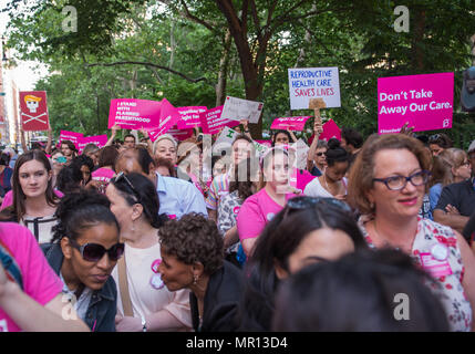 New York, USA. 24th May 2018. Crowd of supporters at Title X (Title Ten) gag rule rally in New York City, hosted by Planned Parenthood of New York City on May 24th 2018, reacting the President Trump's attempt to ban Medicaid and federal funding to medical providers who provide full, legal medical information to patients wanting or needing abortion services. Credit: Brigette Supernova/Alamy Live News Stock Photo