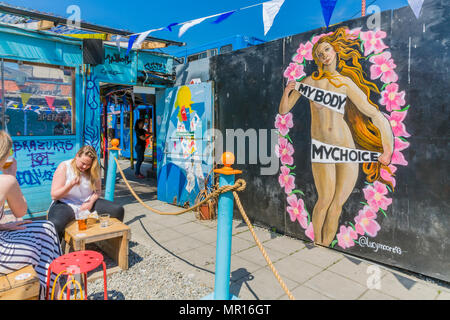 Dublin, Ireland. 25th May 2018. Irish Abortion Referendum 2018. Ireland are voting to repeal the 8th Amendment to the Irish Constitution. Credit: Butler Photographic/Alamy Live News Stock Photo