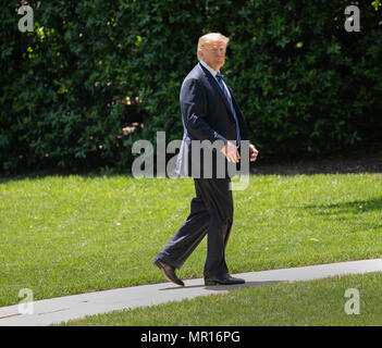 United States President Donald J. Trump returns to The White House in Washington, DC after participating in the United States Naval Academy Graduation and Commissioning Ceremony in Annapolis MD, May 25, 2018. Credit: Chris Kleponis/CNP /MediaPunch Stock Photo