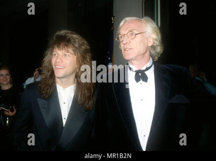 BEVERLY HILLS, CA - MARCH 7: (L-R) Singer Jon Bon Jovi and actor Richard Harris attend the 19th Annual American Film Institute (AFI) Lifetime Achievement Award Salute to Kirk Douglas on March 7, 1991 at Beverly Hilton Hotel in Beverly Hills, California. Photo by Barry KIng/Alamy Stock Photo Stock Photo