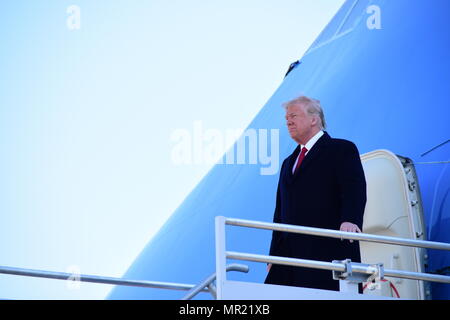 President Donald Trump deplanes Air Force One on March 15, 2017 at Berry Field Air National Guard Base, Nashville, Tennessee. Trump made the visit to Tennessee to visit President Andrew Jackson's home and to speak at a political rally. (U.S. Air National Guard Photo by Master Sgt. Jeremy Cornelius)