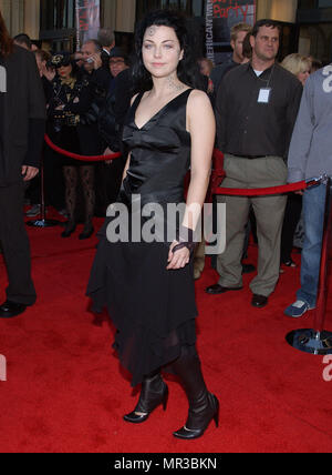 Amy Lee of Evanescence arriving at the ' 31th Annual American Music Awards ' at the Shrine Auditorium in Los Angeles. November, 16, 2003. AmyLee Evanescence Red Carpet Event, Vertical, USA, Film Industry, Celebrities,  Photography, Bestof, Arts Culture and Entertainment, Topix Celebrities fashion /  Vertical, Best of, Event in Hollywood Life - California,  Red Carpet and backstage, USA, Film Industry, Celebrities,  movie celebrities, TV celebrities, Music celebrities, Photography, Bestof, Arts Culture and Entertainment,  Topix, vertical, one person,, from the year , 2003, inquiry tsuni@Gamma-U Stock Photo