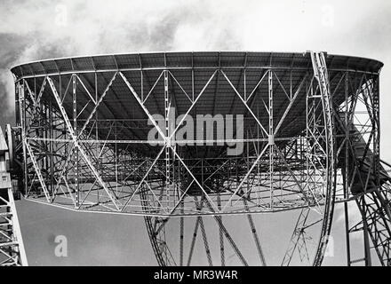 Photograph of the Mark II radio telescope at Jodrell Bank, University of Manchester. Dated 20th century Stock Photo