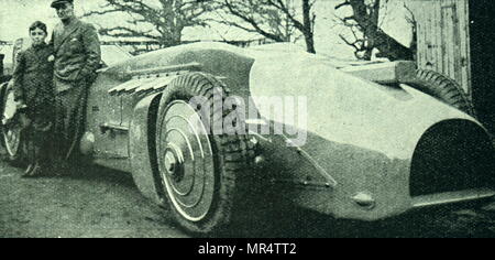 Photograph of Sir Malcolm Campbell and his son, Donald Campbell, standing by their car 'Blue Bird'. Sir Malcolm Campbell (1885-1948) a British racing motorist and motoring journalist. Dated 20th century Stock Photo