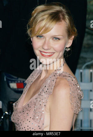 Kirsten Dunst arriving at the Vanity Fair Oscar Party 2002 at Morton's  in Los Angeles, CA. March, 24 2002. DunstKirsten Red Carpet Event, Vertical, USA, Film Industry, Celebrities,  Photography, Bestof, Arts Culture and Entertainment, Topix Celebrities fashion /  Vertical, Best of, Event in Hollywood Life - California,  Red Carpet and backstage, USA, Film Industry, Celebrities,  movie celebrities, TV celebrities, Music celebrities, Photography, Bestof, Arts Culture and Entertainment,  Topix, headshot, vertical, one person,, from the year , 2002, inquiry tsuni@Gamma-USA.com Stock Photo