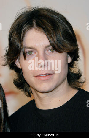 Patrick Fugit arriving at the 'White Oleander' premiere at the Chinese Theatre in Los Angeles. October 8, 2002. FugitPatrick33 Red Carpet Event, Vertical, USA, Film Industry, Celebrities,  Photography, Bestof, Arts Culture and Entertainment, Topix Celebrities fashion /  Vertical, Best of, Event in Hollywood Life - California,  Red Carpet and backstage, USA, Film Industry, Celebrities,  movie celebrities, TV celebrities, Music celebrities, Photography, Bestof, Arts Culture and Entertainment,  Topix, headshot, vertical, one person,, from the year , 2002, inquiry tsuni@Gamma-USA.com Stock Photo