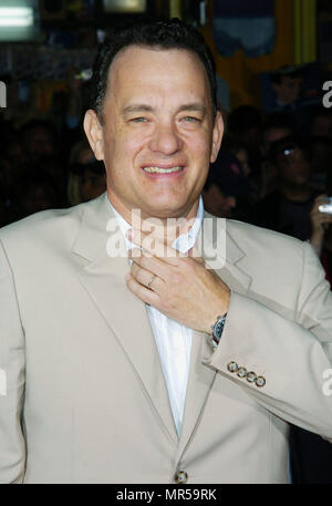 Tom Hanks arriving at the Premiere of Ladykillers at the el Capitan Theatre in Los Angeles. March 12, 2004. HanskTom071 Red Carpet Event, Vertical, USA, Film Industry, Celebrities,  Photography, Bestof, Arts Culture and Entertainment, Topix Celebrities fashion /  Vertical, Best of, Event in Hollywood Life - California,  Red Carpet and backstage, USA, Film Industry, Celebrities,  movie celebrities, TV celebrities, Music celebrities, Photography, Bestof, Arts Culture and Entertainment,  Topix, headshot, vertical, one person,, from the year , 2003, inquiry tsuni@Gamma-USA.com Stock Photo