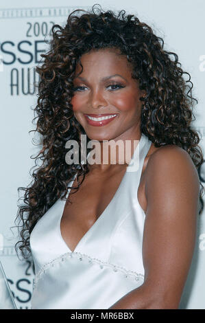 Janet Jackson received an Awards for ' Reader's Choice / Enternainer of the Year backstage at the 15th  Anniversary Essence Awards at the Universal Amphitheatre in Los Angeles. May 31, 2002. JacksonJanet18 Red Carpet Event, Vertical, USA, Film Industry, Celebrities,  Photography, Bestof, Arts Culture and Entertainment, Topix Celebrities fashion /  Vertical, Best of, Event in Hollywood Life - California,  Red Carpet and backstage, USA, Film Industry, Celebrities,  movie celebrities, TV celebrities, Music celebrities, Photography, Bestof, Arts Culture and Entertainment,  Topix, headshot, vertica Stock Photo