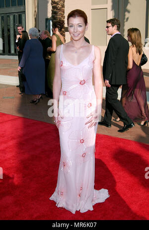 Alyson Hannigan arriving at the 2002 Creative Arts Emmy Awards at the Shrine Auditorium in Los Angeles. September 14, 2002. HanniganAlyson10B Red Carpet Event, Vertical, USA, Film Industry, Celebrities,  Photography, Bestof, Arts Culture and Entertainment, Topix Celebrities fashion /  Vertical, Best of, Event in Hollywood Life - California,  Red Carpet and backstage, USA, Film Industry, Celebrities,  movie celebrities, TV celebrities, Music celebrities, Photography, Bestof, Arts Culture and Entertainment,  Topix, vertical, one person,, from the year , 2002, inquiry tsuni@Gamma-USA.com Fashion  Stock Photo