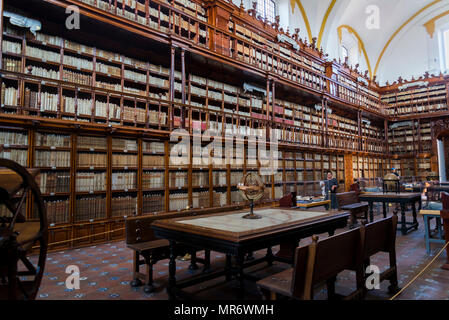 Biblioteca Palafoxiana, the first public library in colonial Mexico founded in 1646, Puebla, Mexico Stock Photo