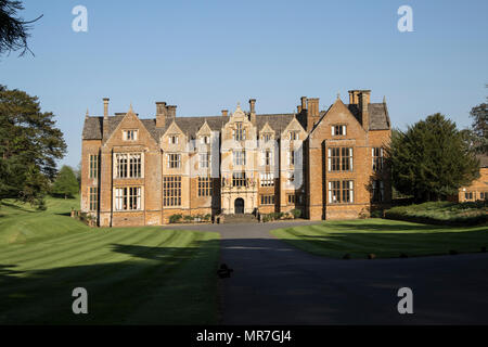 The main frontage at Fairleigh Dickinson University, formerly Wroxton College at Wroxton, near Banbury, Oxfordshire Stock Photo