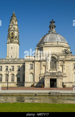 Cardiff City Hall, which is part of the city's civic centre. The architecture is Edwardian Baroque style Stock Photo