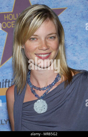 Amy Smart arriving at the Hollywood Ocean Night Sponsored by World Wildlife Fund at the raleigh studion In Los Angeles. March 22, 2004. SmartAmy008 Red Carpet Event, Vertical, USA, Film Industry, Celebrities,  Photography, Bestof, Arts Culture and Entertainment, Topix Celebrities fashion /  Vertical, Best of, Event in Hollywood Life - California,  Red Carpet and backstage, USA, Film Industry, Celebrities,  movie celebrities, TV celebrities, Music celebrities, Photography, Bestof, Arts Culture and Entertainment,  Topix, headshot, vertical, one person,, from the year , 2003, inquiry tsuni@Gamma- Stock Photo