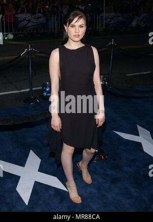 Anna Paquin arriving at the premiere of ' X2-X-Men United ' at the Chinese Theatre in Los Angeles. April 28, 2003.PaquinAnna026 Red Carpet Event, Vertical, USA, Film Industry, Celebrities,  Photography, Bestof, Arts Culture and Entertainment, Topix Celebrities fashion /  Vertical, Best of, Event in Hollywood Life - California,  Red Carpet and backstage, USA, Film Industry, Celebrities,  movie celebrities, TV celebrities, Music celebrities, Photography, Bestof, Arts Culture and Entertainment,  Topix, vertical, one person,, from the year , 2003, inquiry tsuni@Gamma-USA.com Fashion - Full LengthP Stock Photo