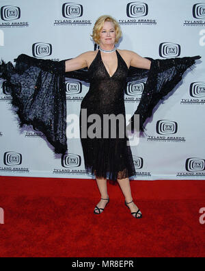 Cybill Shepherd arriving at the TV Land Awards, A Celebration of Classic TV at the Hollywood Palladium in Los Angeles. March 7, 2004. ShepherdCybill026 Red Carpet Event, Vertical, USA, Film Industry, Celebrities,  Photography, Bestof, Arts Culture and Entertainment, Topix Celebrities fashion /  Vertical, Best of, Event in Hollywood Life - California,  Red Carpet and backstage, USA, Film Industry, Celebrities,  movie celebrities, TV celebrities, Music celebrities, Photography, Bestof, Arts Culture and Entertainment,  Topix, vertical, one person,, from the year , 2003, inquiry tsuni@Gamma-USA.co Stock Photo