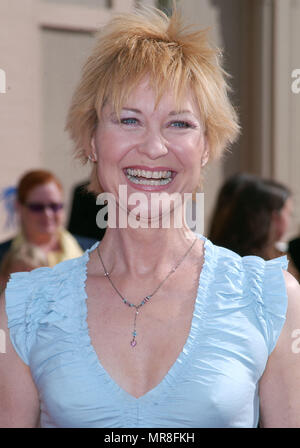 Dee Wallace Stone arriving at the 20th anniversary of the premiere of E.T. The Extra Terrestrial at the Shrine Auditorium in Los Angeles. March 16, 2002. WallaceStone Dee10A Red Carpet Event, Vertical, USA, Film Industry, Celebrities,  Photography, Bestof, Arts Culture and Entertainment, Topix Celebrities fashion /  Vertical, Best of, Event in Hollywood Life - California,  Red Carpet and backstage, USA, Film Industry, Celebrities,  movie celebrities, TV celebrities, Music celebrities, Photography, Bestof, Arts Culture and Entertainment,  Topix, headshot, vertical, one person,, from the year ,  Stock Photo